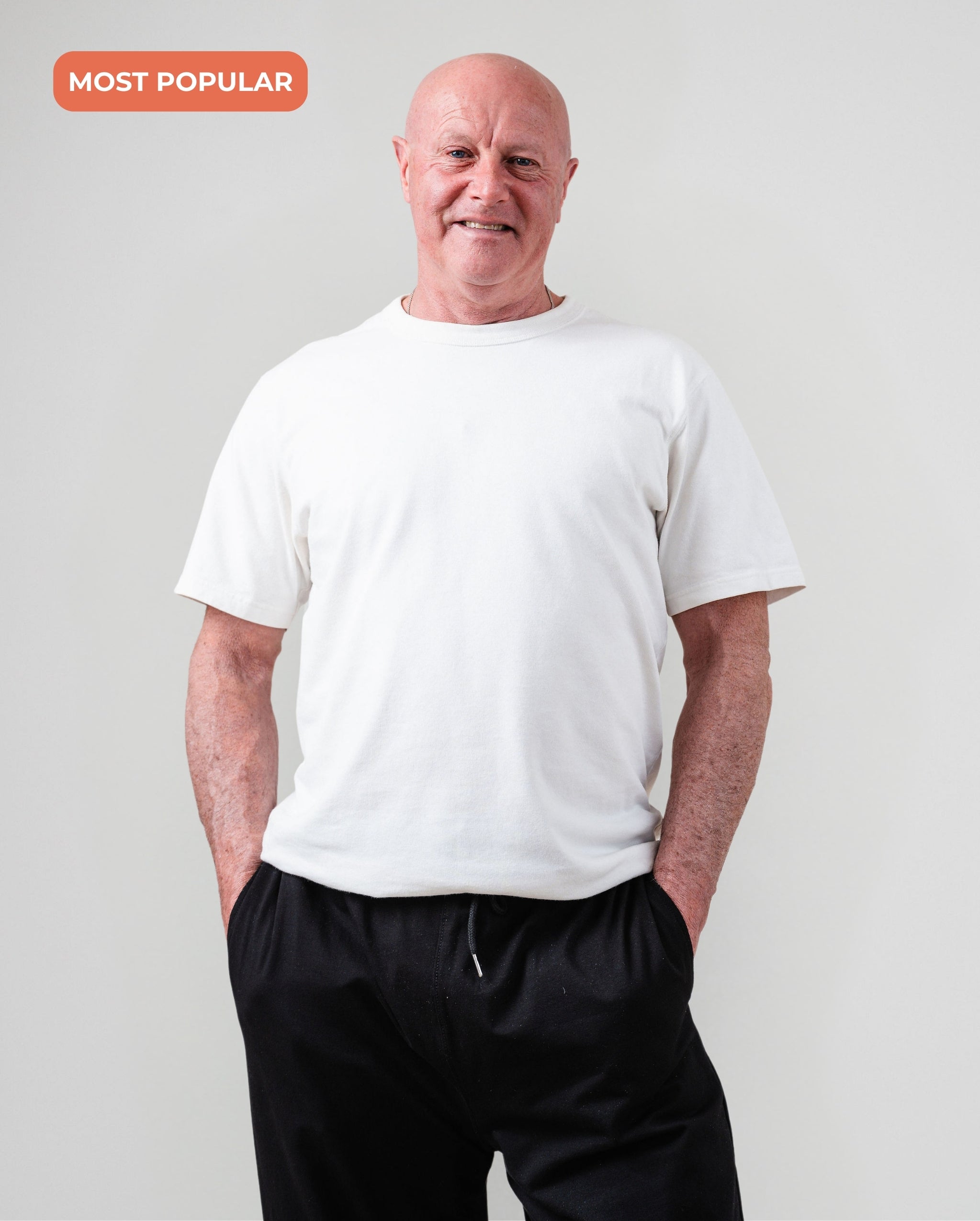 Describes the appearance of the image